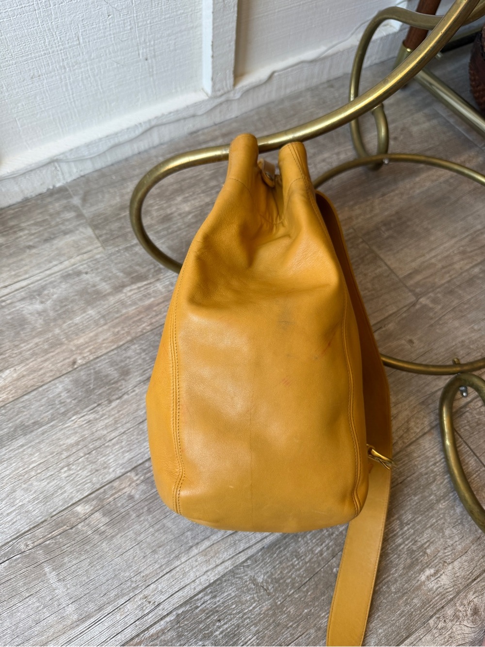 VTG Coach SOHO Sling | No. 4160 | Buttery Chamois | 1997 | Gently Loved - Picture 5 of 15